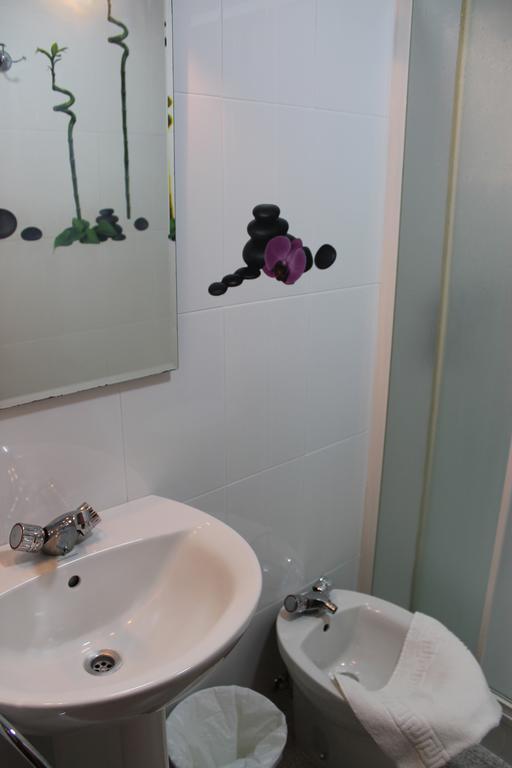 Hostal Amantes De Teruel Buitenkant foto